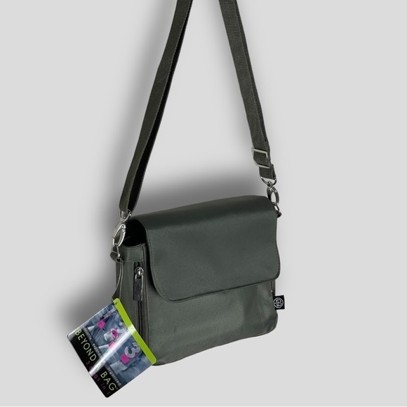 Ganz Beyond A Bag , 3 Sacs in One | Color: Green Blue  | Size: 3 Sacs in 1 - Picture 16 of 16